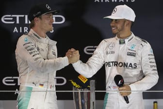 Nico Rosberg (links) hält einen baldigen Rücktritt von Lewis Hamilton (rechts) für möglich.