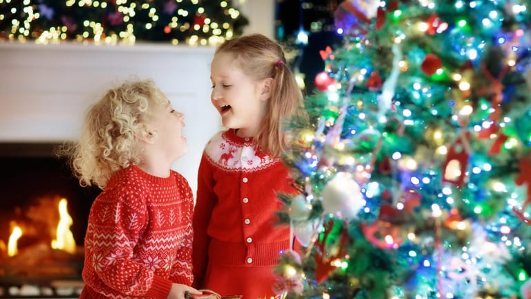 Damit das Weihnachtsfest für die Kinder schön wird, müssen zerstrittene Eltern nicht zwangsläufig gemeinsam feiern.