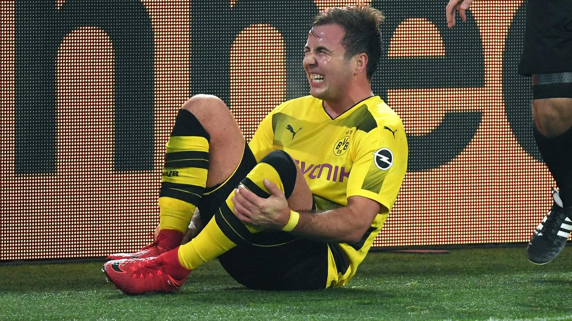 Mario Götze im Derby gegen Schalke.