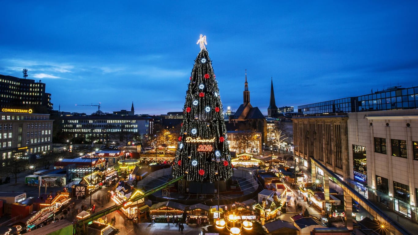 Weihnachtsmarkt Dortmund: Hier ist der größte Weihnachtsbaum der Welt zu bewundern.