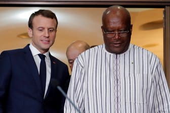 Ouagadougou ist die erste Station einer mehrtägigen Afrikareise des französischen Präsidenten Emmanuel Macron.