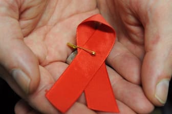 Wird eine HIV-Infektion nicht rechtzeitig behandelt, entsteht daraus die Immunschwächekrankheit Aids.