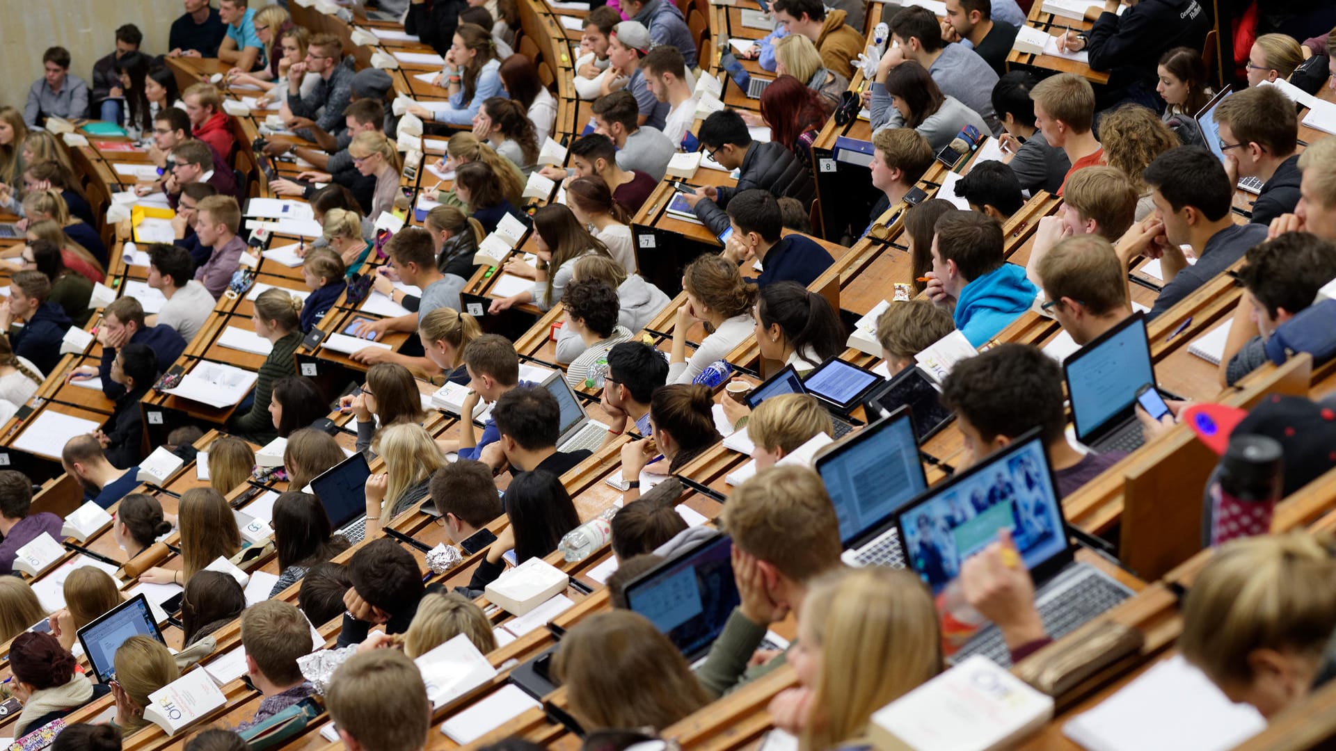 Knapp 63 Prozent aller Studenten lernen an den Universitäten.