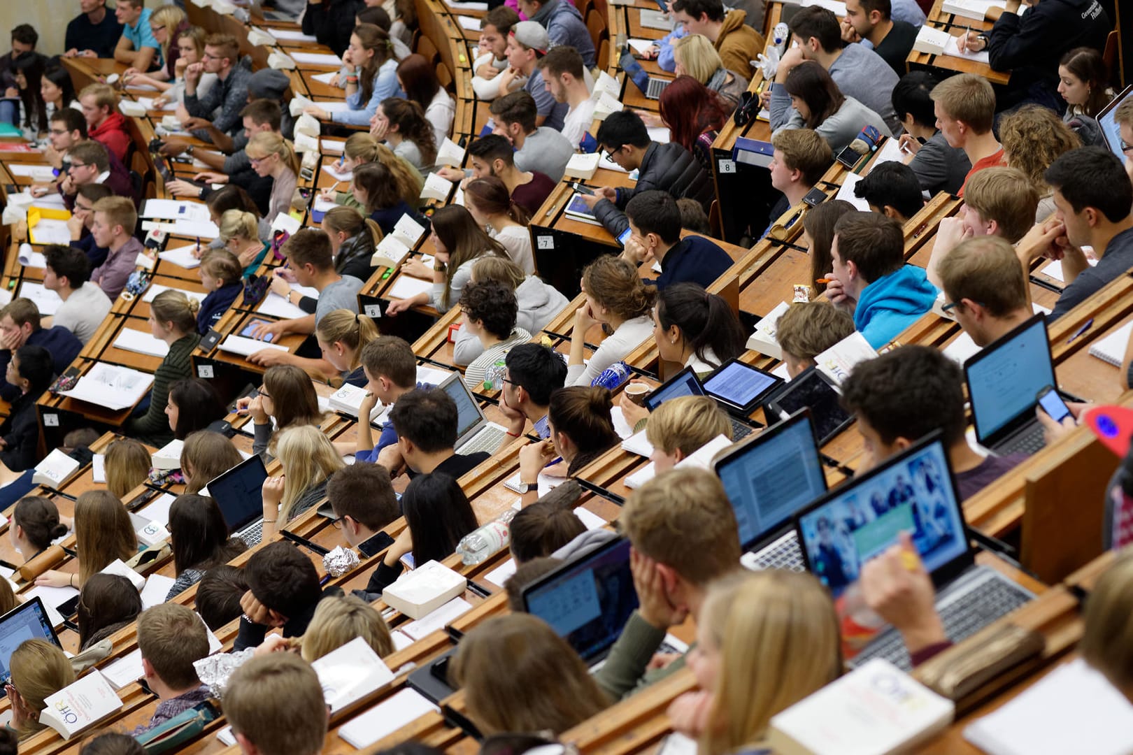 Knapp 63 Prozent aller Studenten lernen an den Universitäten.