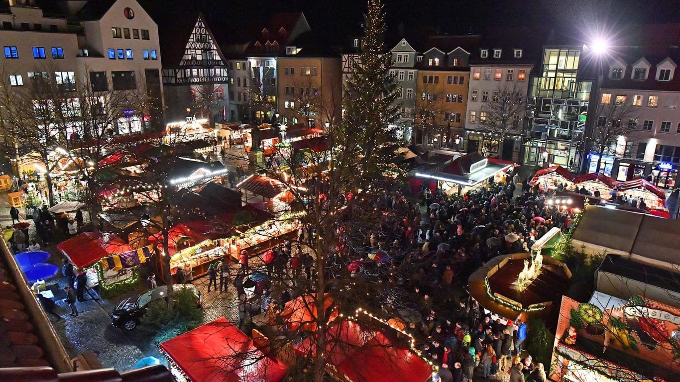 Auch der Weihnachtsmarkt in Jena ist in diesem Jahr von etwas kürzerer Dauer als 2016.