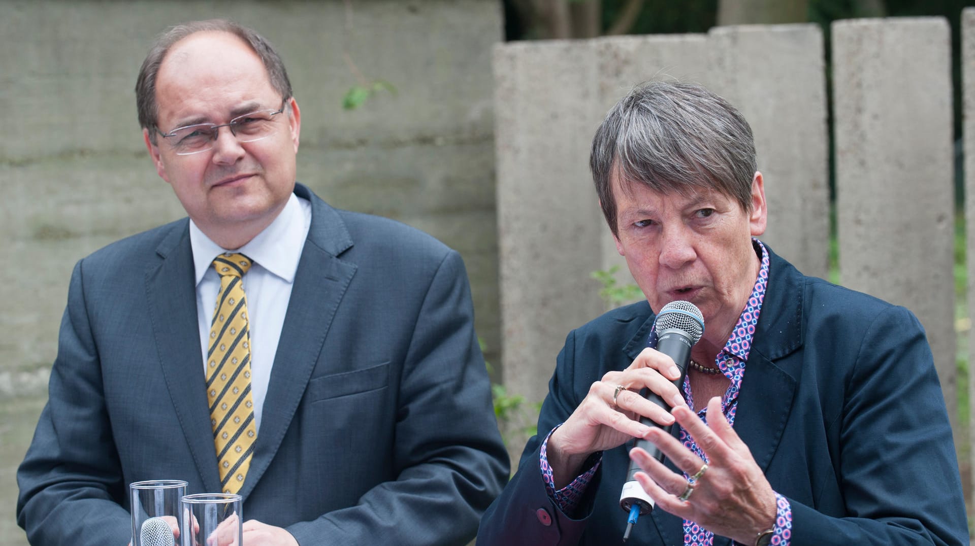 Bundesumweltministerin Barbara Hendricks (SPD) und Landwirtschaftsminister Christian Schmidt (CSU) arbeiten häufig eng zusammen. Vorerst jedoch ist das Vertrauen zerstört.