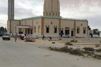 Bei einem Anschlag auf eine Moschee in Ägypten waren mindestens 305 Menschen gestorben.