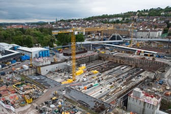 Baustelle des Großprojekts Stuttgart 21: Der neue Bahnhof für die baden-württembergische Hauptstadt wird wesentlich teuer als bisher geplant.