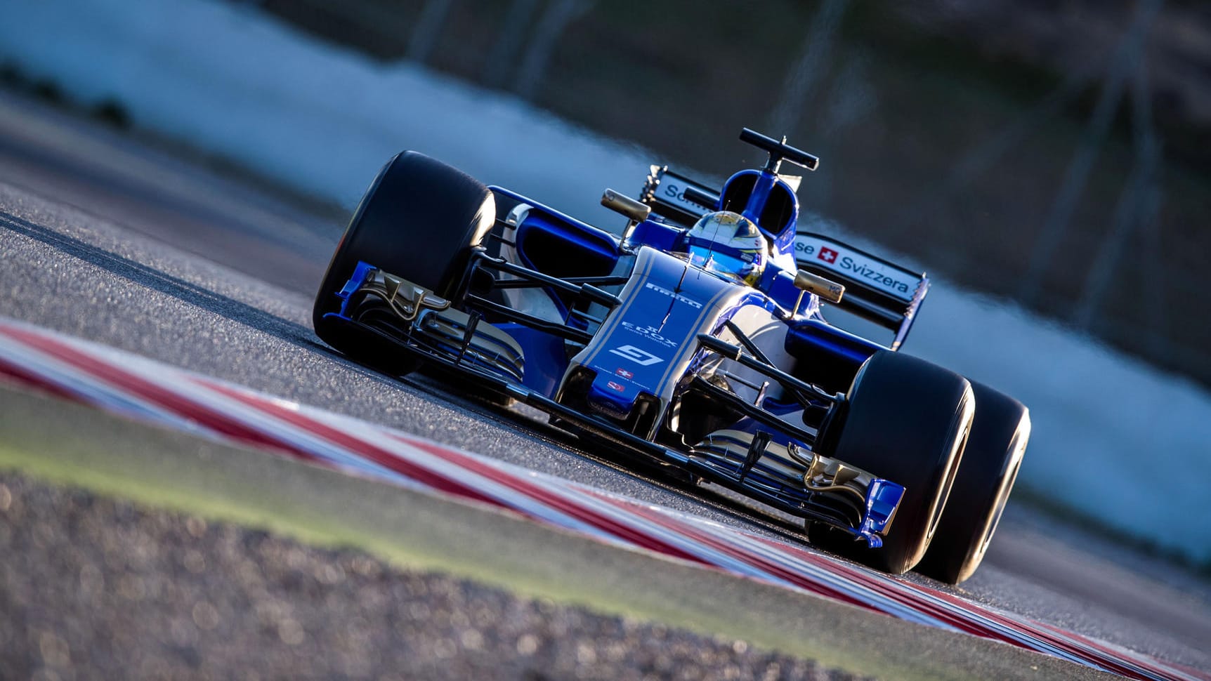 Der schwedische Formel-1-Rennfahrer Marcus Ericsson von Sauber steuert im März bei den Testfahrten vor der neuen Saison auf der Rennstrecke Circuit de Barcelona-Catalunya seinen Rennwagen durch eine Kurve. Das Sauber-Team kooperiert zukünftig mit Alfa Romeo. Der schwedische Formel-1-Rennfahrer Marcus Ericsson von Sauber steuert im März bei den Testfahrten vor der neuen Saison auf der Rennstrecke Circuit de Barcelona-Catalunya seinen Rennwagen durch eine Kurve. Das Sauber-Team kooperiert zukünftig mit Alfa Romeo.