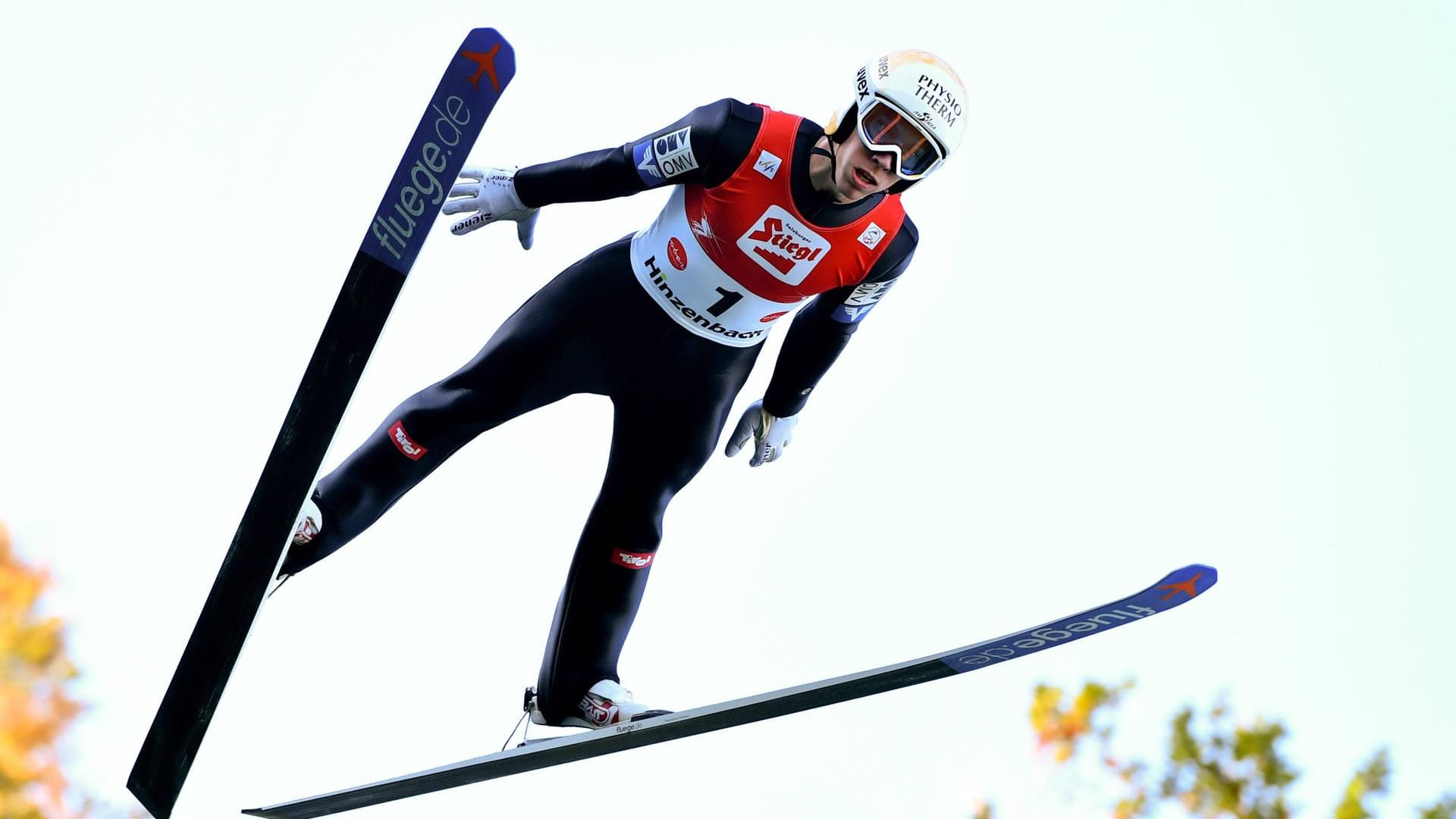 Thomas Diethart bei einem Sprung in Hinzenbach in der Nordischen Kombination Ende September.