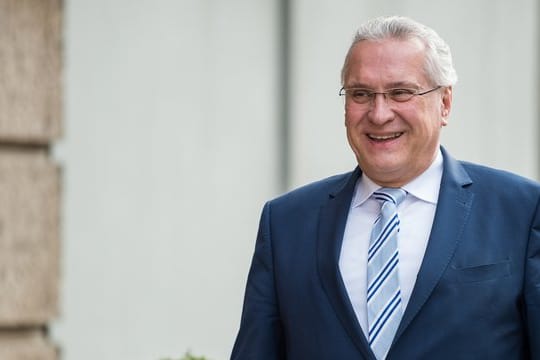 Herrmann soll seine Bereitschaft zu einer Spitzenkandidatur für die Landtagswahl 2018 bisher dementiert haben.