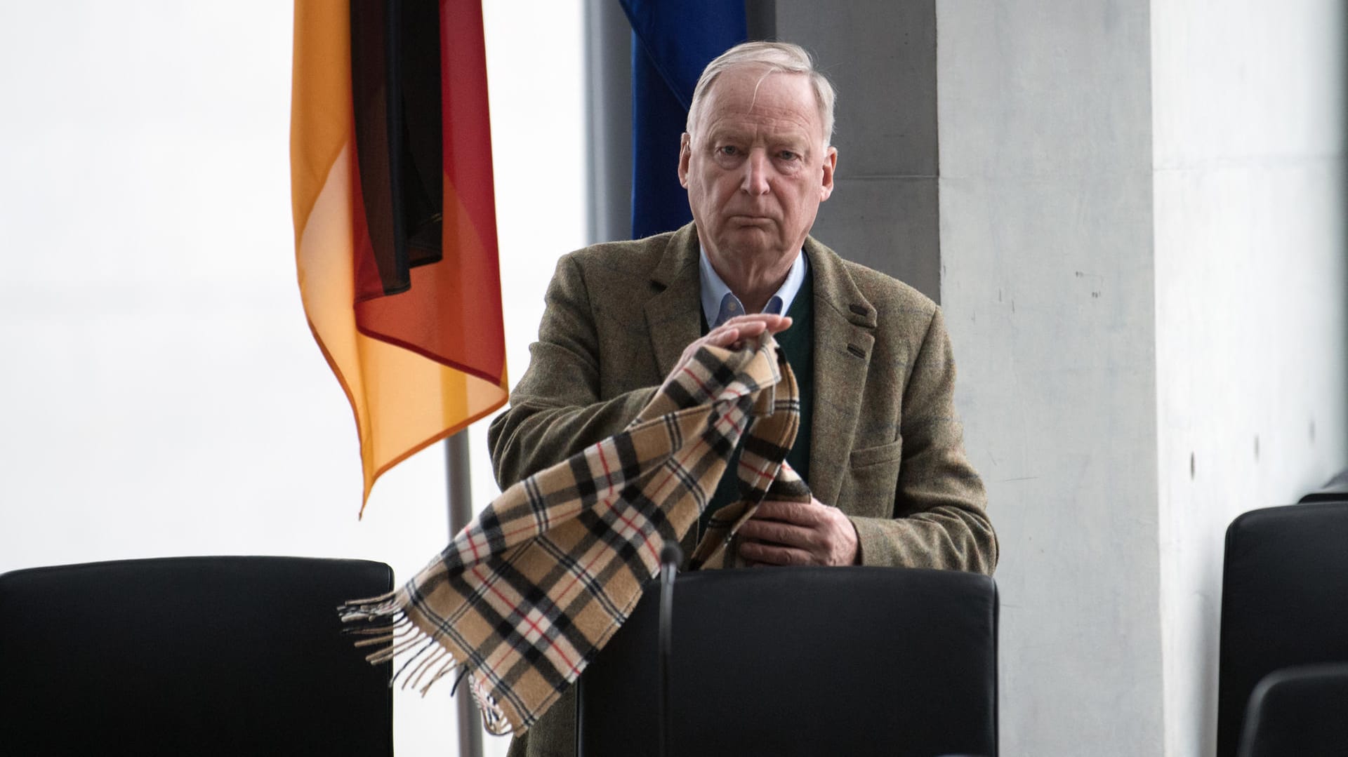 Der Vorsitzende der AfD-Fraktion, Alexander Gauland, im Bundestag: Gauland setzt sich offenbar bei Wahl der Vorsitzenden für Andre Poggenburg ein. Der Vorsitzende der AfD-Fraktion, Alexander Gauland, im Bundestag: Gauland setzt sich offenbar bei Wahl der Vorsitzenden für Andre Poggenburg ein.