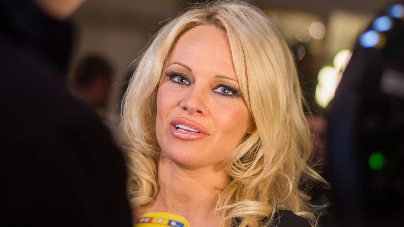 Schauspielerin Pamela Anderson: Die Blondine setzt sich für Tiere ein und lebt vegan.