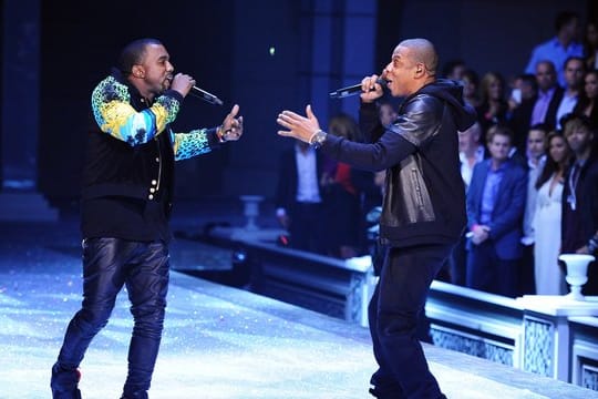 Die Beziehung zwischen Kanye West (l) und Jay-Z ist kompliziert.