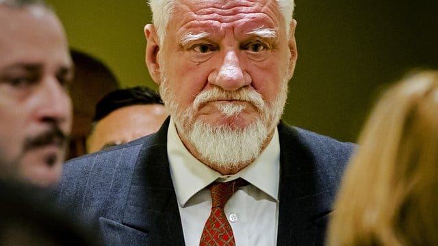 Slobodan Praljak war veruteilt worden, weil er als Militärchef der bosnischen Kroaten Befehle gegeben und eine grauenvolle "systematische Terrorkampagne" gegen bosnische Muslime unterstützt hatte.