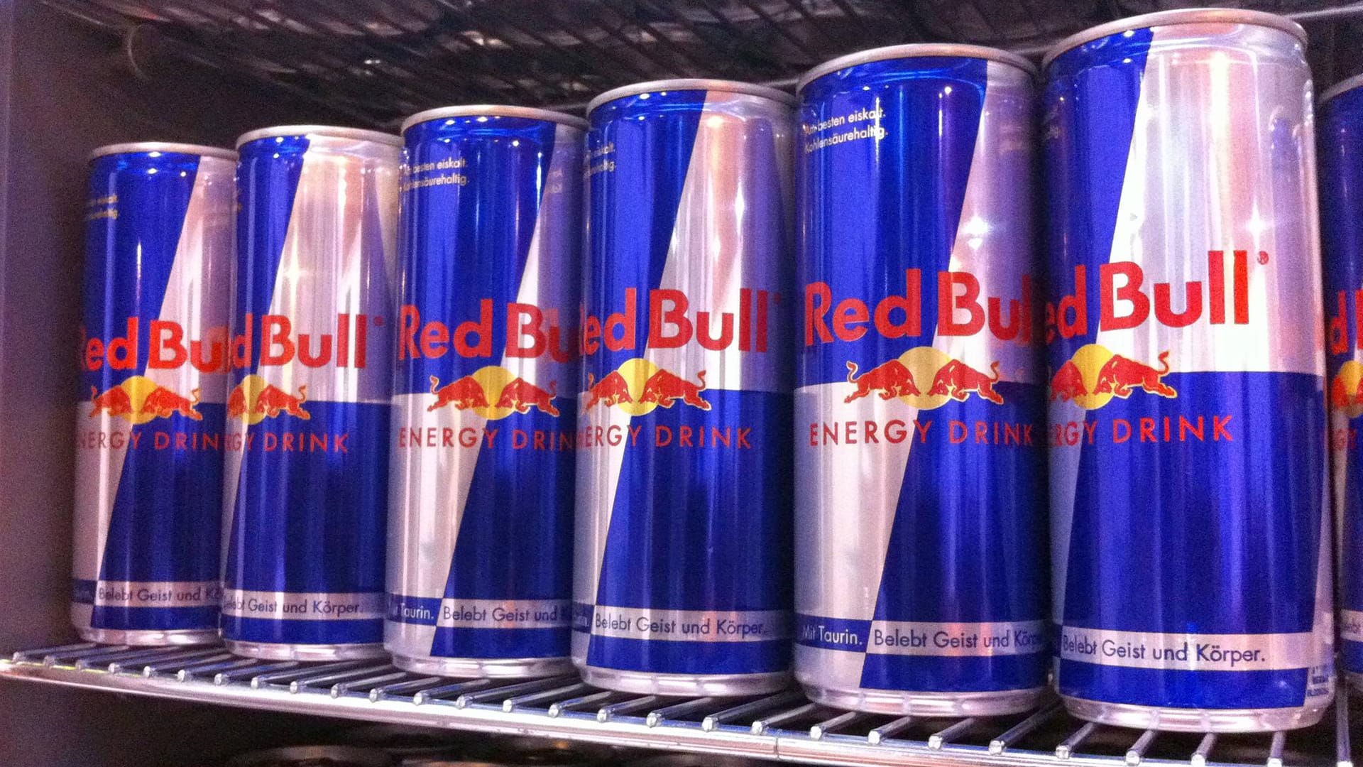 Red Bull darf die bekannte Farbkombi nicht schützen lassen. Red Bull darf die bekannte Farbkombi nicht schützen lassen.