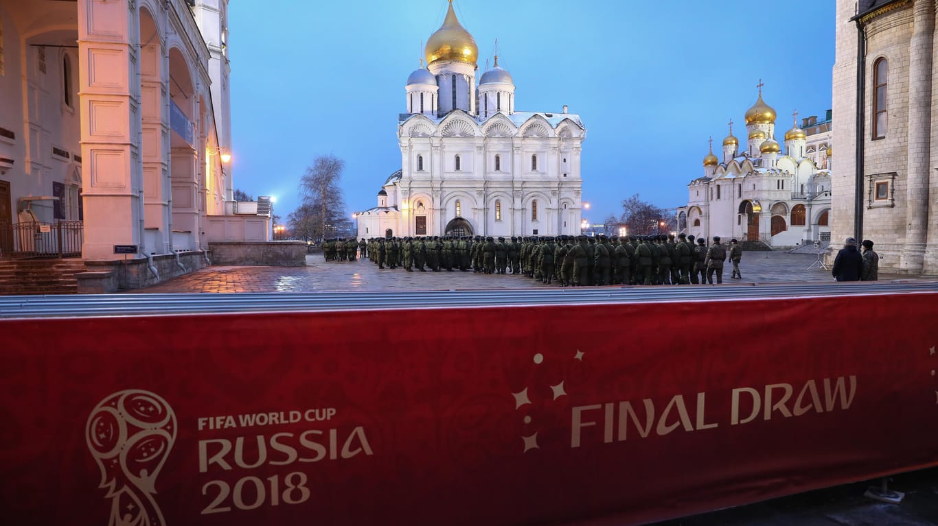 Die WM-Auslosung findet am Freitag im Prunksaal des Kreml-Palastes statt.