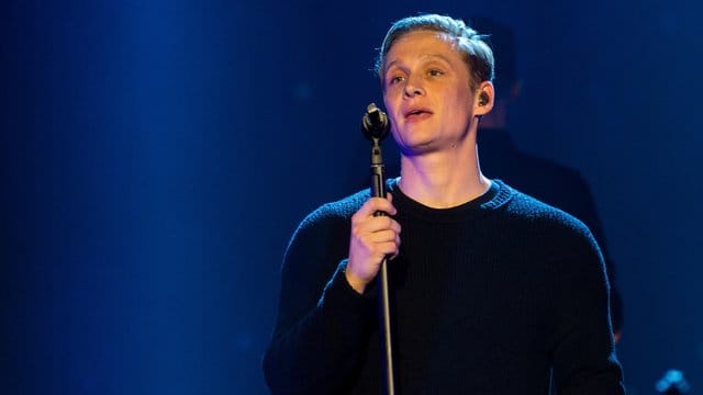 Matthias Schweighöfer macht Weihnachten schön.