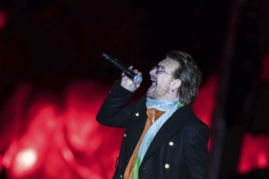 U2 setzen wieder auf starke Rocksongs mit eingängigen Melodien.