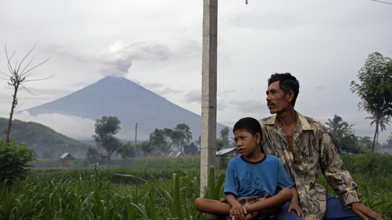 Gespannte Ruhe: Auf der indonesischen Ferieninsel Bali hat sich der Vulkan Agung etwas beruhigt.