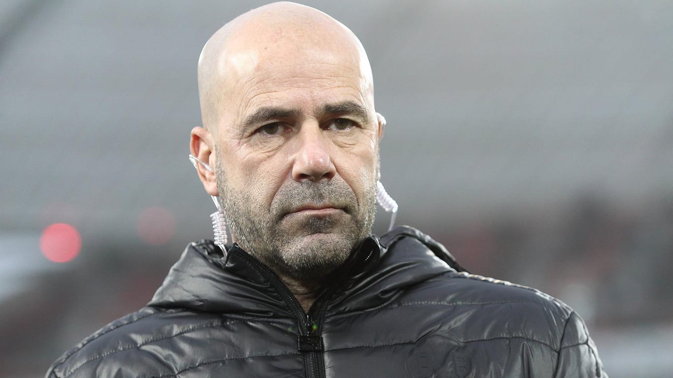 Trainer Peter Bosz steht beim BVB weiter in der Kritik.