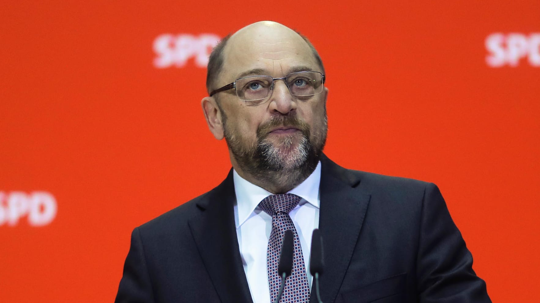 Martin Schulz in Berlin: Der SPD-Chef musste sich für die Aufgabe seines Oppositionskurses rechtfertigen.