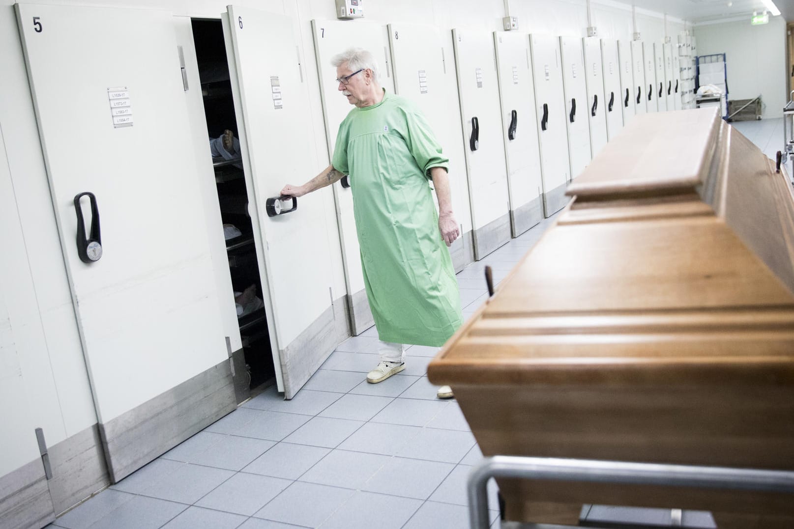 Leichenkühlfächer im Hamburger Institut für Rechtsmedizin: Viele Tote in Deutschland werden nur oberflächlich untersucht.