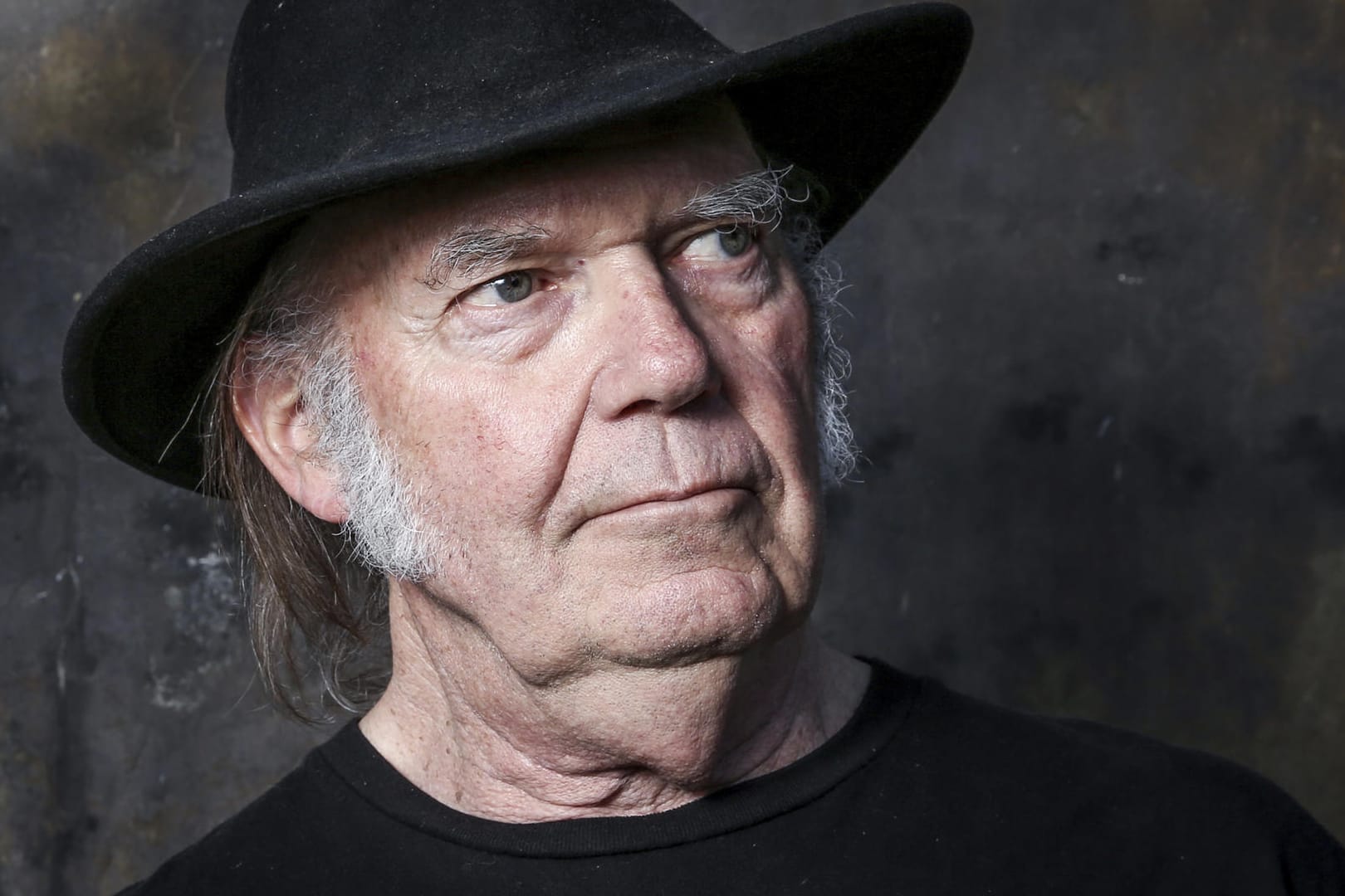 Neil Young: Der Musiker stellt seine Alben zum Herunterladen ins Netz.