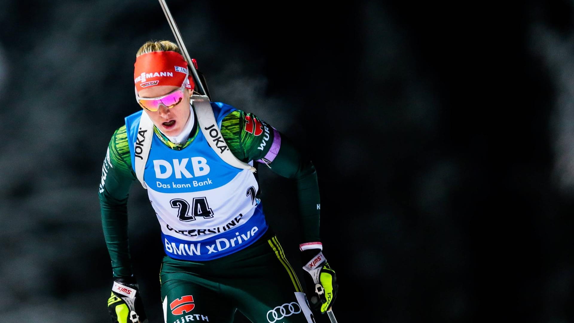 Denise Herrmann, hier bei ihrem ersten Sieg im Sprint, war die stärkste Biathletin beim Weltcup-Auftakt in Östersund.