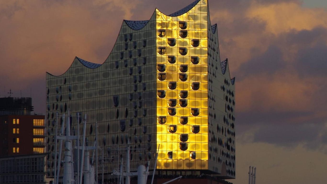 Das Hotel "Westin" befindet sich direkt über der Elbphilharmonie in Hamburg.