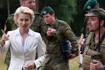 Verteidigungsministerin Ursula von der Leyen: Traditionsverständnis der Truppe reformieren.