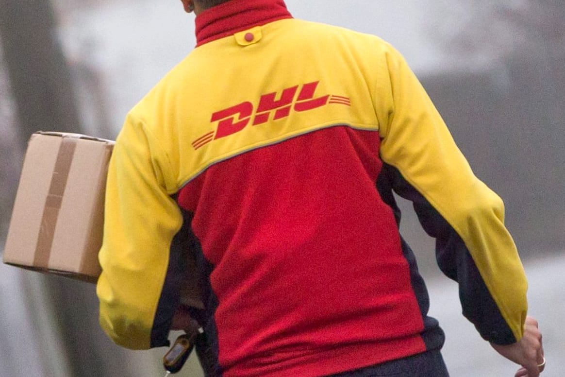 DHL-Paketzusteller: Die Post mahnt Bürger zur Vorsicht bei Paketen von unbekannter Herkunft.