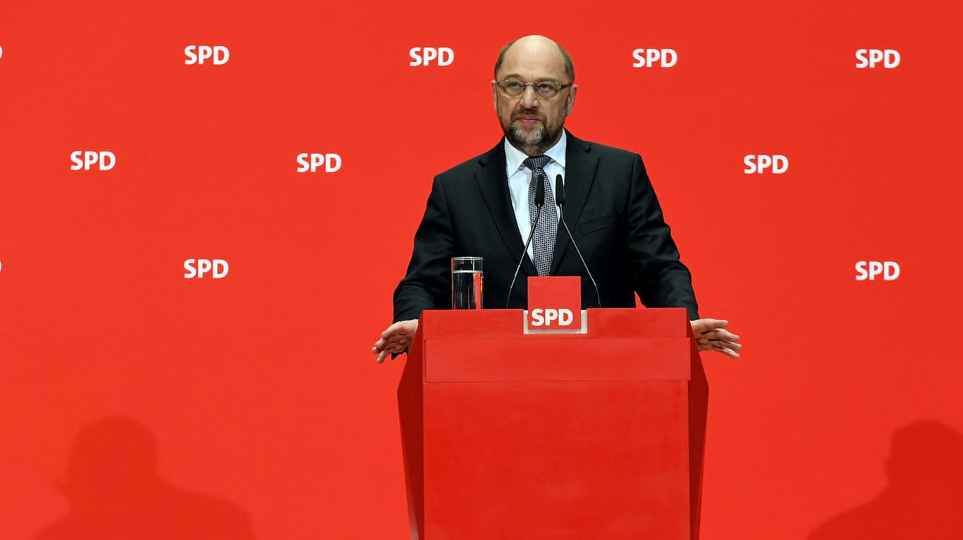 Martin Schulz spricht im Willy-Brandt-Haus: Der SPD-Chef stellt sich auf einem Parteitag zur Wiederwahl.