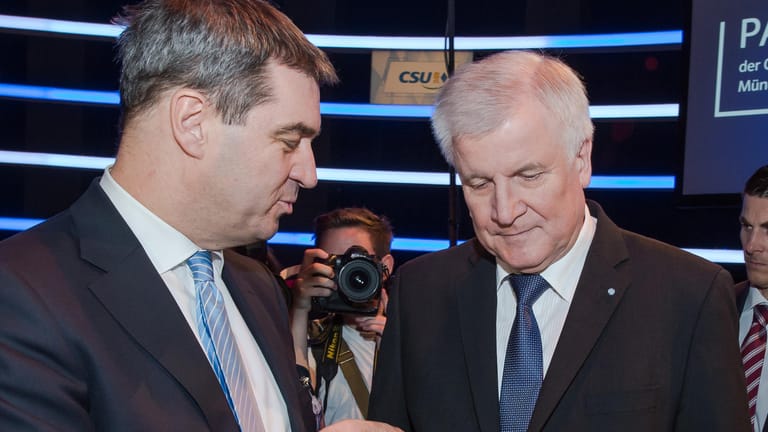 Der bayerische Ministerpräsident Horst Seehofer (l) und der bayerische Finanzminister Markus Söder: CSU-Experte Weidenfeld geht davon aus, dass Joachim Herrmann gegen Söder im Kampf um das bayrische Ministerpräsidentenamt antreten wird.