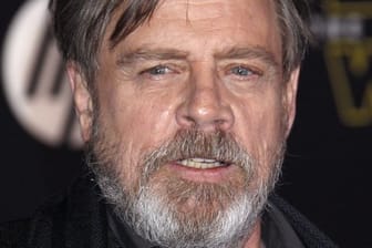 Der US-Schauspieler Mark Hamill zeigt Humor.