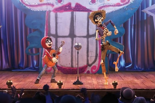 "Coco" ist eine fröhliche, farbenprächtige und spannende Geschichte voller Musik - und das kommt an.