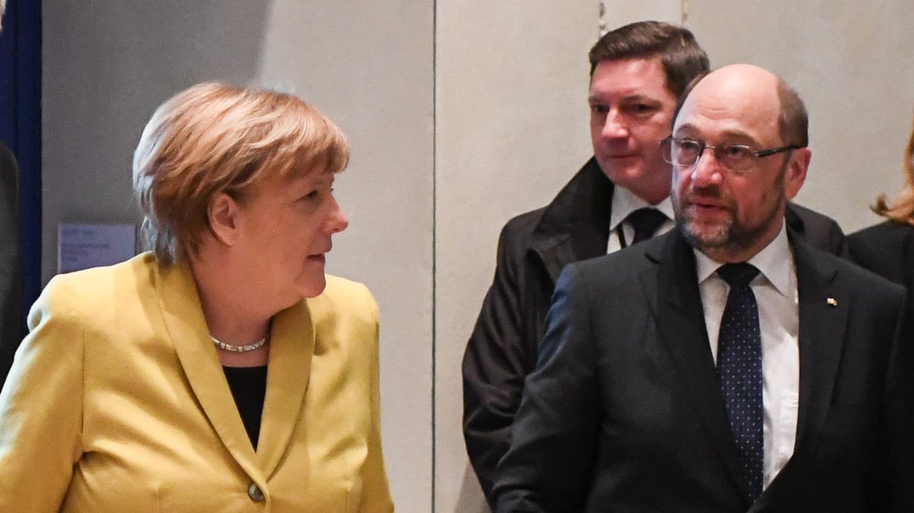 Kanzlerin Merkel und SPD-Chef Schulz: "Ergebnisoffene" Gespräche über eine Große Koalition. Kanzlerin Merkel und SPD-Chef Schulz: "Ergebnisoffene" Gespräche über eine Große Koalition.