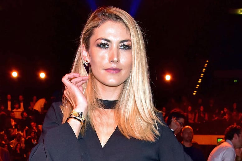 Model Fiona Erdmann: Die 29-Jährige musste sich gleich von zwei geliebten Menschen verabschieden.