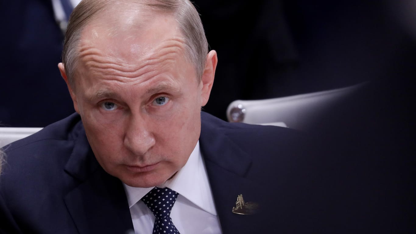 Der Präsident Wladimir Putin hatte das umstrittene neue Mediengesetz im November unterzeichnet.