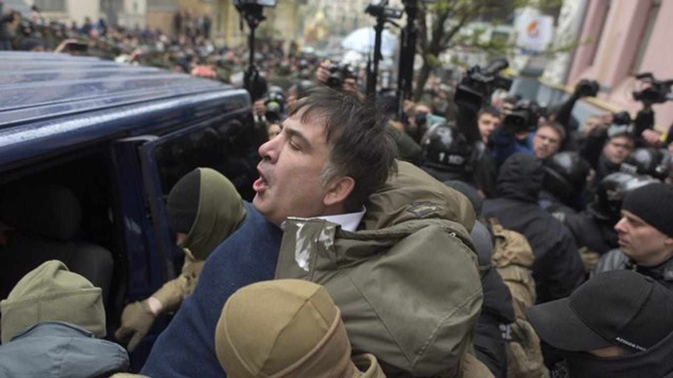 Michail Saakaschwili bei seiner Festnahme durch den ukrainischen Geheimdienst in Kiew.