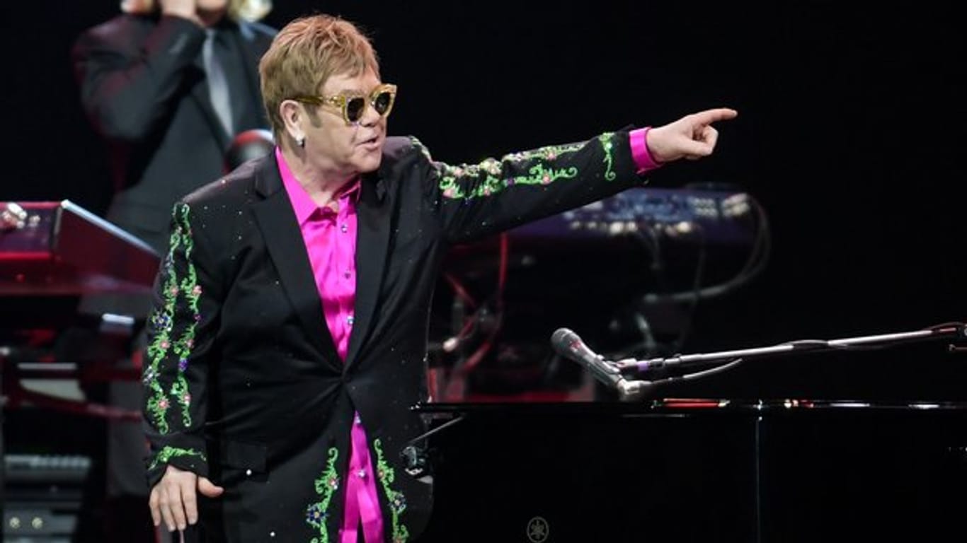 Elton John schenkte seinem Publikum in Hamburg eine "Wonderful Crazy Night".