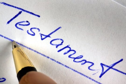 Erblasser können bewegliches und unbewegliches Vermögen gesondert vererben.