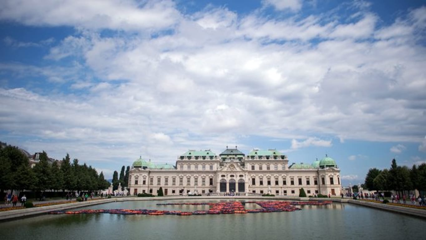 Die Kunstschätze des Belvedere in Wien sind nach Ansicht der neuen Museumsleitung durch gravierende bauliche Mängel schwer gefährdet.