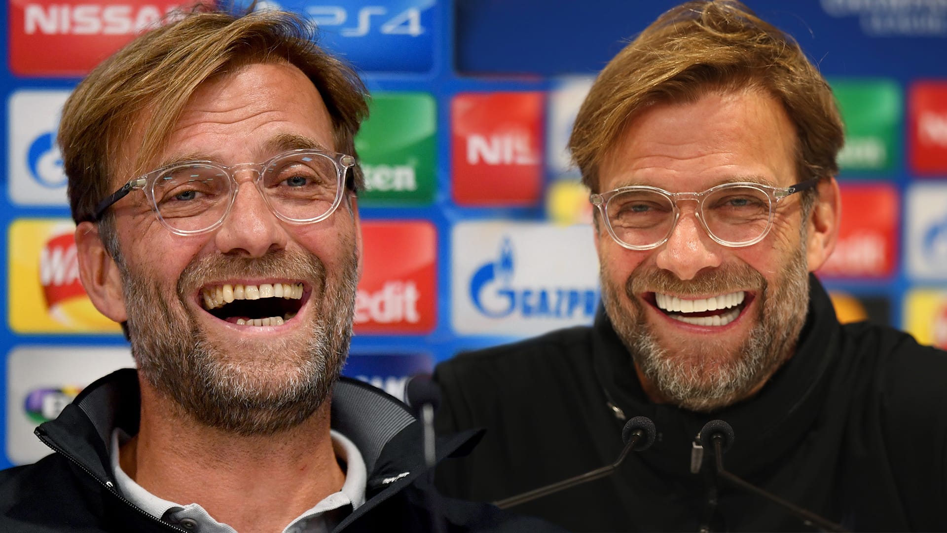 Hier wird der Unterschied deutlich: Jürgen Klopp auf einer Pressekonferenz im September (l.) und am Dienstag vor dem Spiel gegen Moskau.