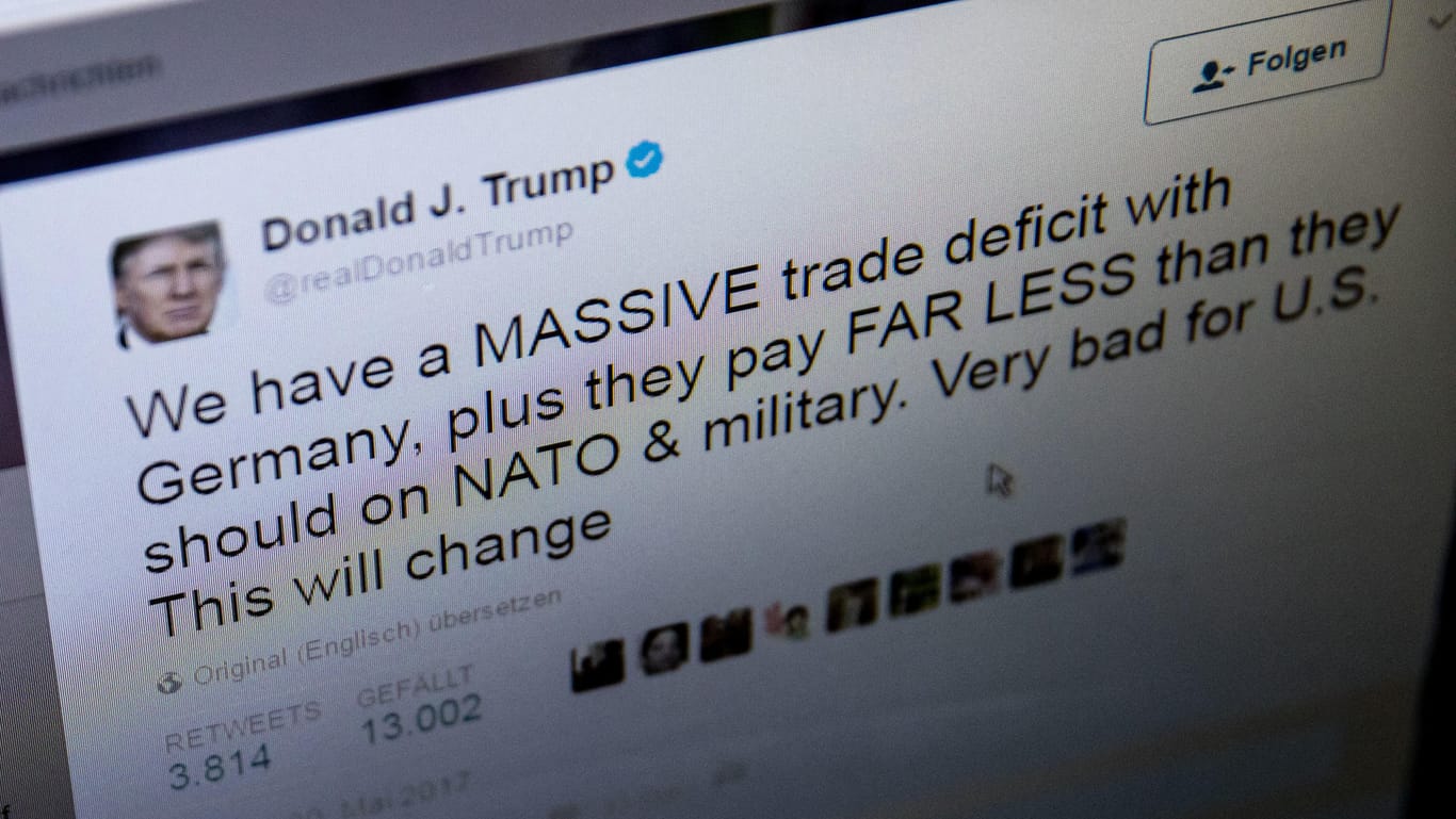 "Wir haben ein massives Handelsdefizit mit Deutschland....Sehr schlecht für die USA. Das wird sich ändern.": Trump nutzt Twitter, um seine politische Positionen zu propagieren.