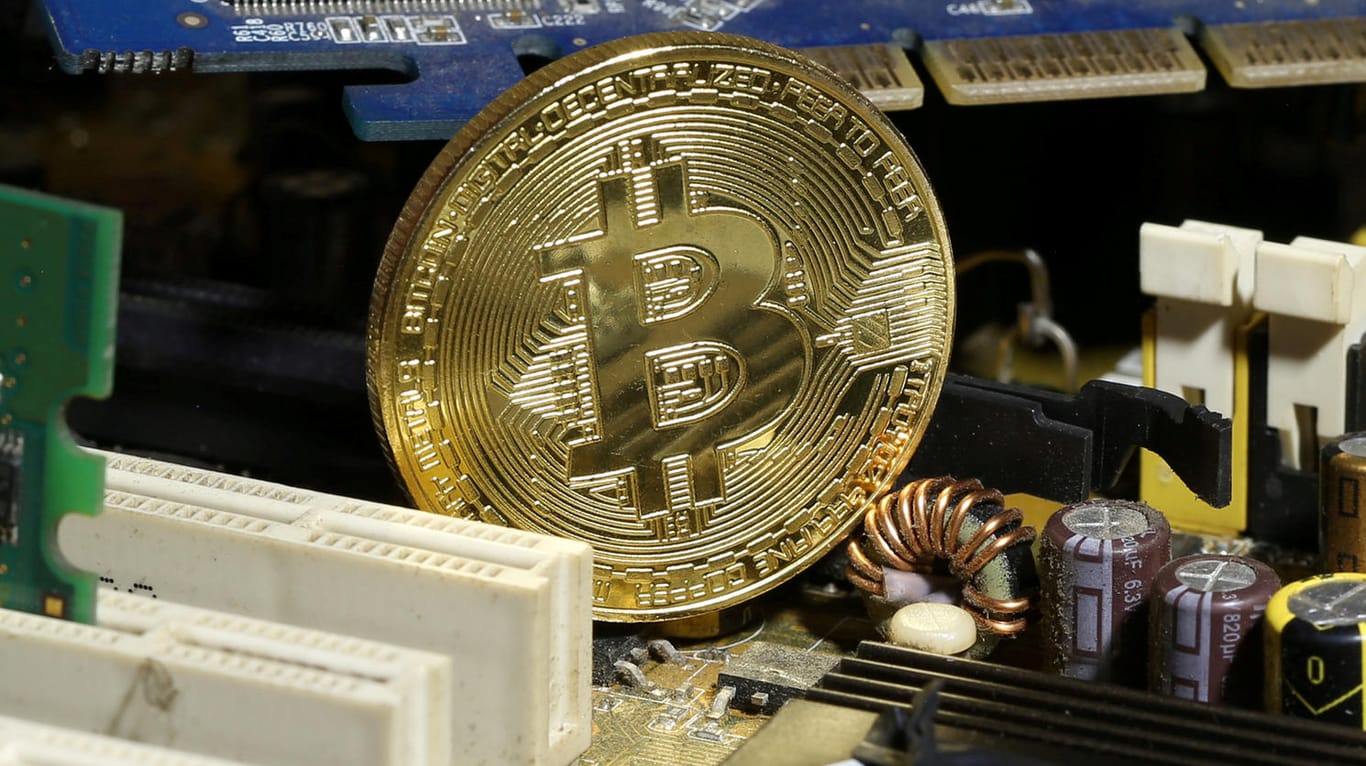 Mitte Oktober hatte der Bitcoin die Marke von 5000 Dollar übersprungen, heute riss er schon die 15.000-Dollar-Marke.