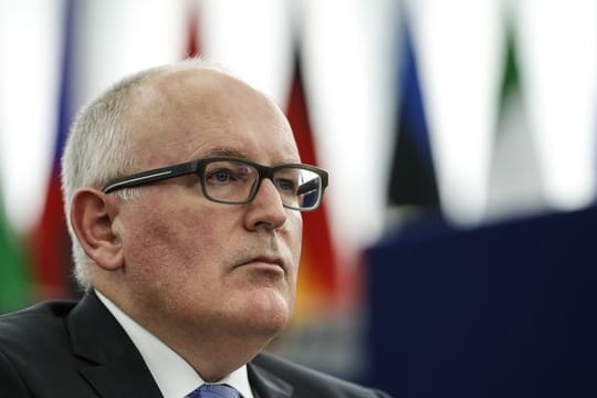 Der Vizepräsident der EU-Kommission, Frans Timmermans, fordert bis Juni kommenden Jahres eine Reform des europäischen Asylsystems.