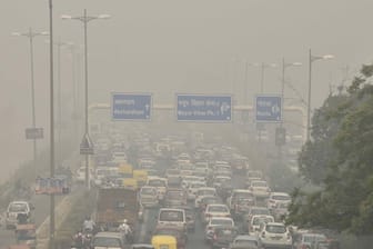 Die Luftqualität in Dehli leidet stark unter den Abgasen des dichten Verkehrsaufkommens.