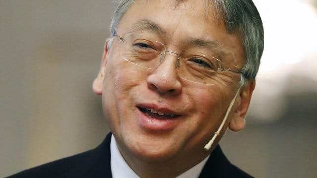 Der diesjährige Literaturnobelpreisträger Kazuo Ishiguro in der Schwedischen Akademie in Stockholm.