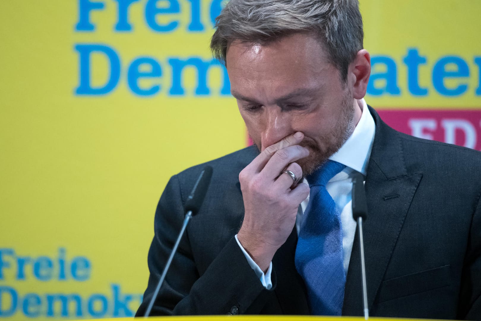 Christian Lindner: Nach Abbruch der Jamaika-Sondierung verliert der FDP-Chef stark an Beliebtheit unter den Deutschen.